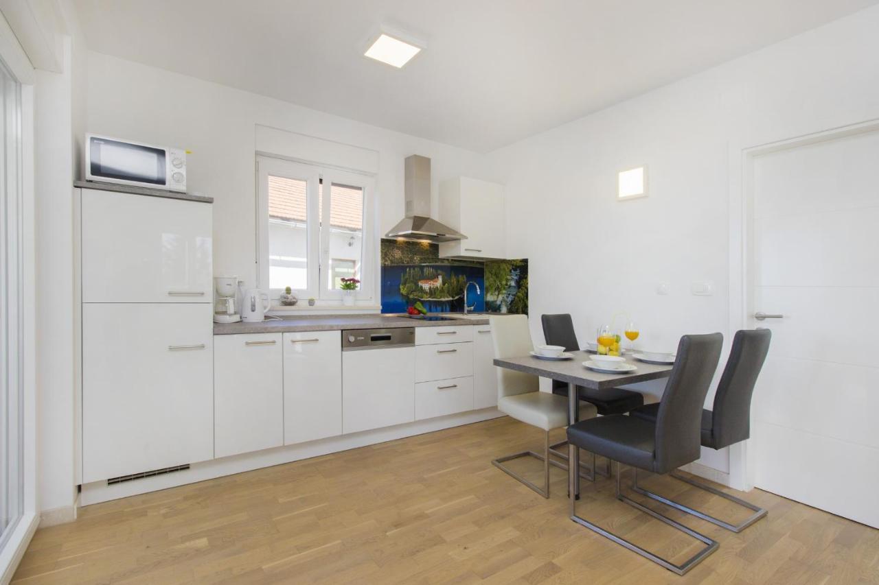 Apartments Luka Vodice Kültér fotó