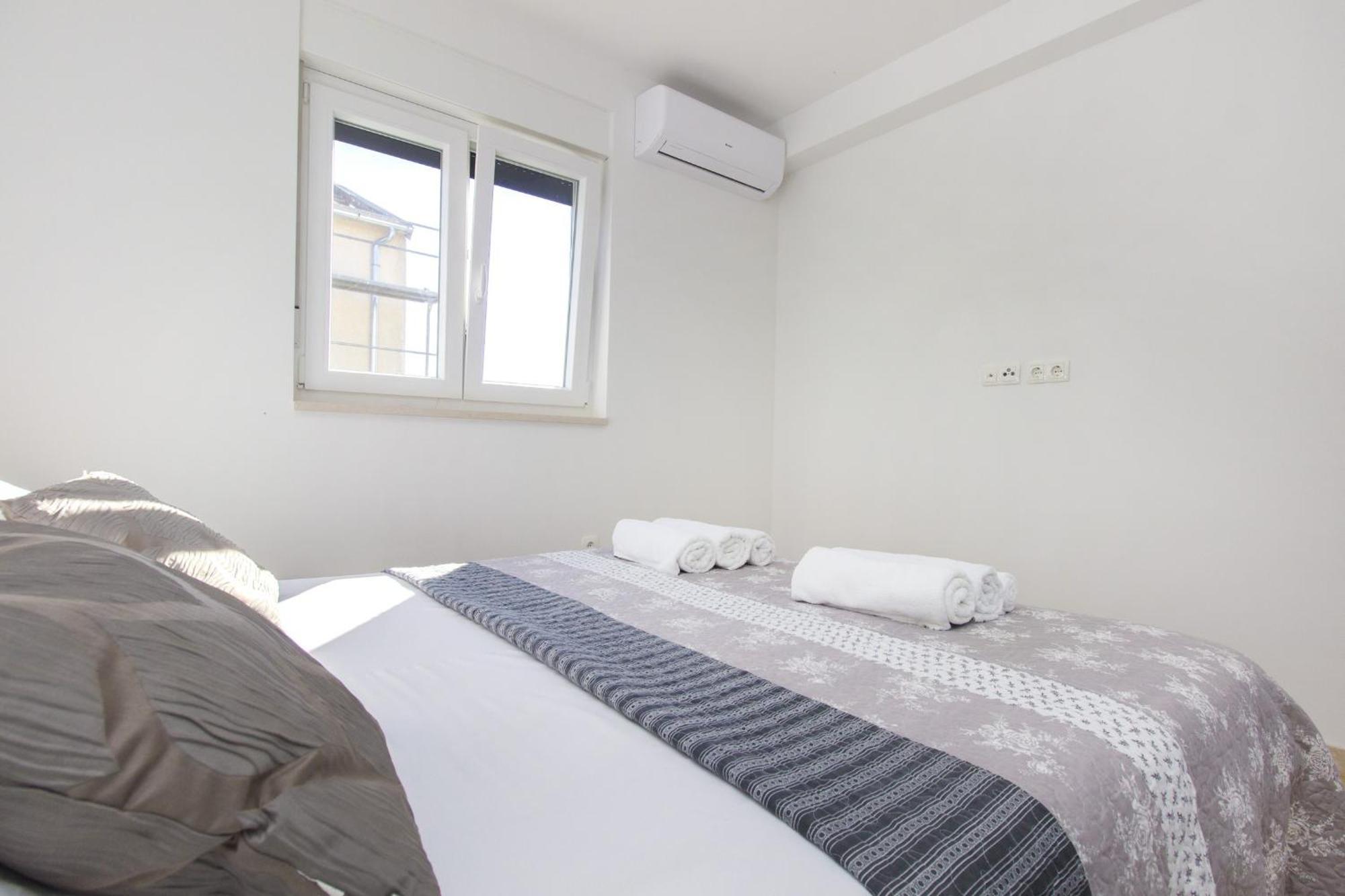Apartments Luka Vodice Szoba fotó