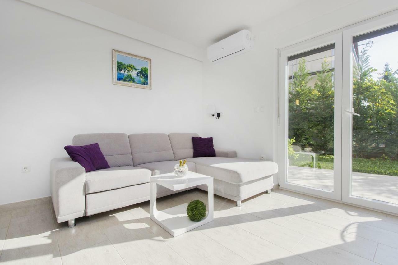 Apartments Luka Vodice Kültér fotó